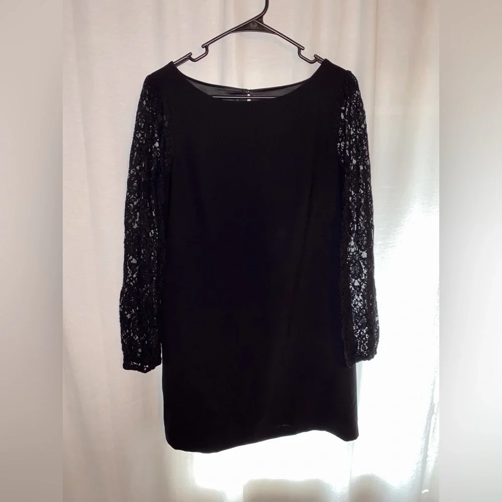Women's White House Black Market Lace Sleeve Shift Dress Size 8 - Picture 2 of 4